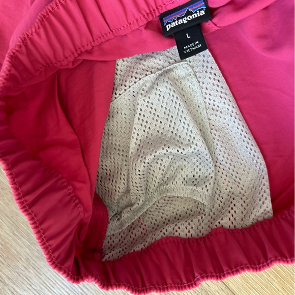 Patagonia pink shorts Large - Picture 3 of 7